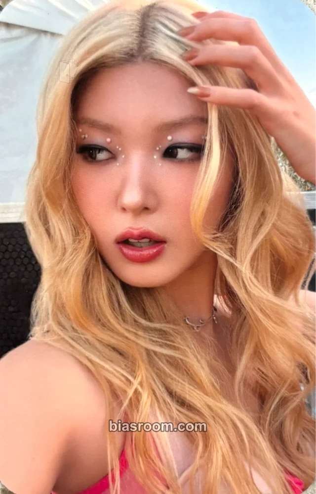 KATSEYE - Yoonchae - KATSEYE: WILD HEARTS Event photocard set fandango movie