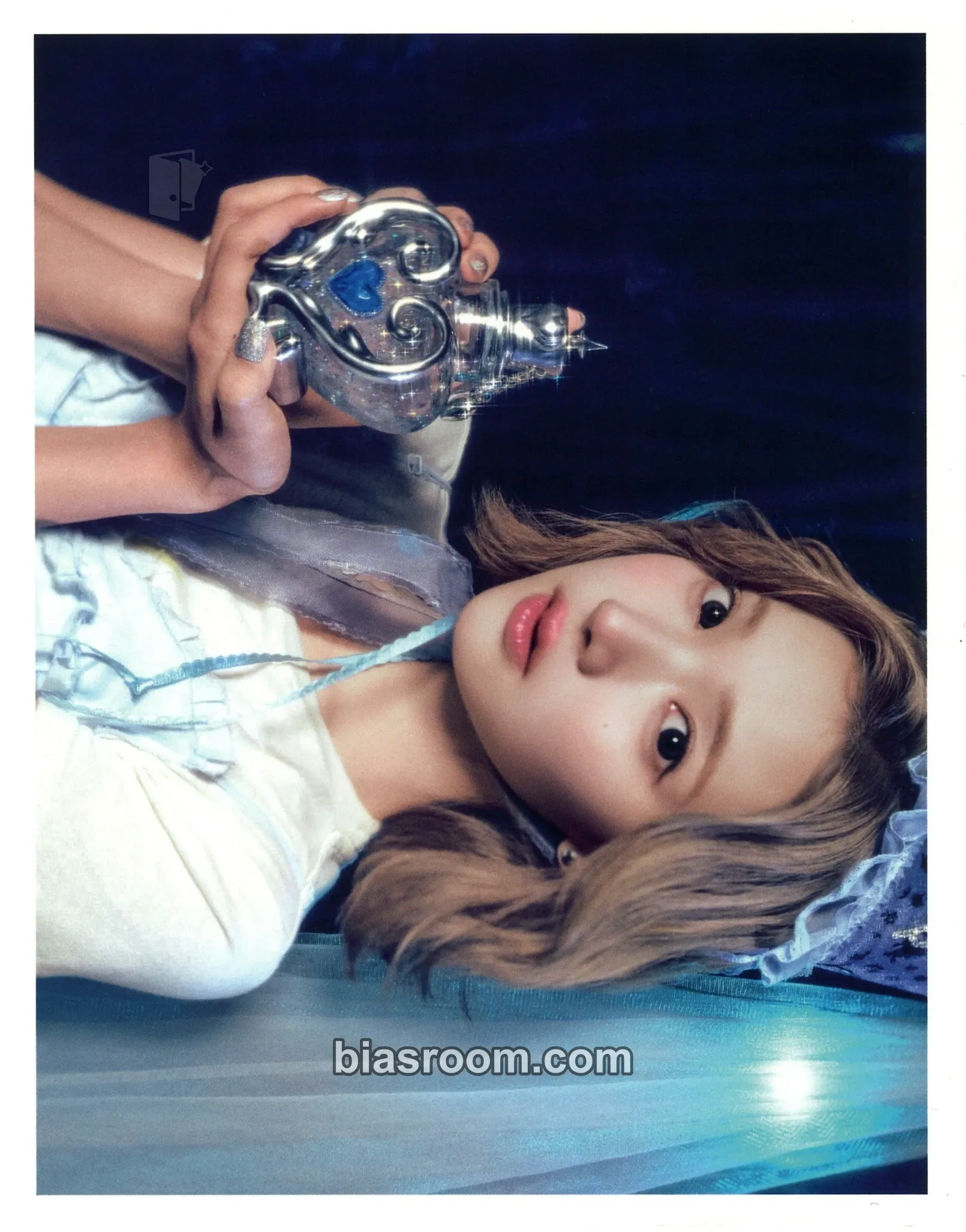 Jiwoo ICONIC HEART Photocard - Hearts2Hearts | Bias Room