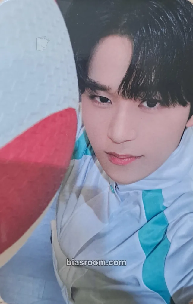 Junwoo LUN8 Off the Grid K-pop photocard