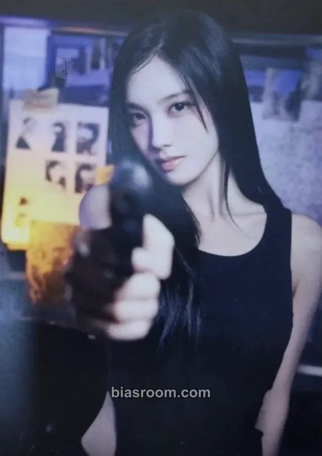 tripleS - Sullin - 1theK & Lotte cinema Badge War official goods Other season 4 merch inclusion postcard