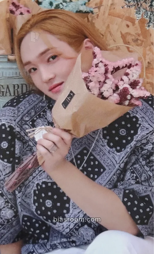 Purple Rain - Jiwan - Wanderer Fantasy Album album photocard