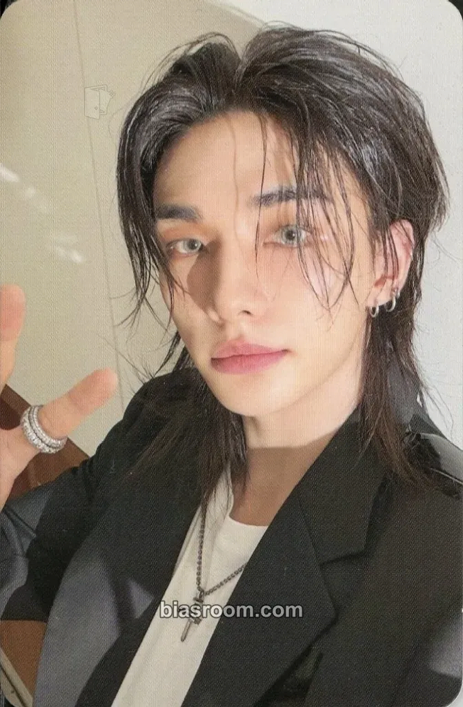 Stray Kids Hyunjin Stray Kids - Hyunjin - This & That Album album photocard platinum version random photocard fans album version listing photo 1