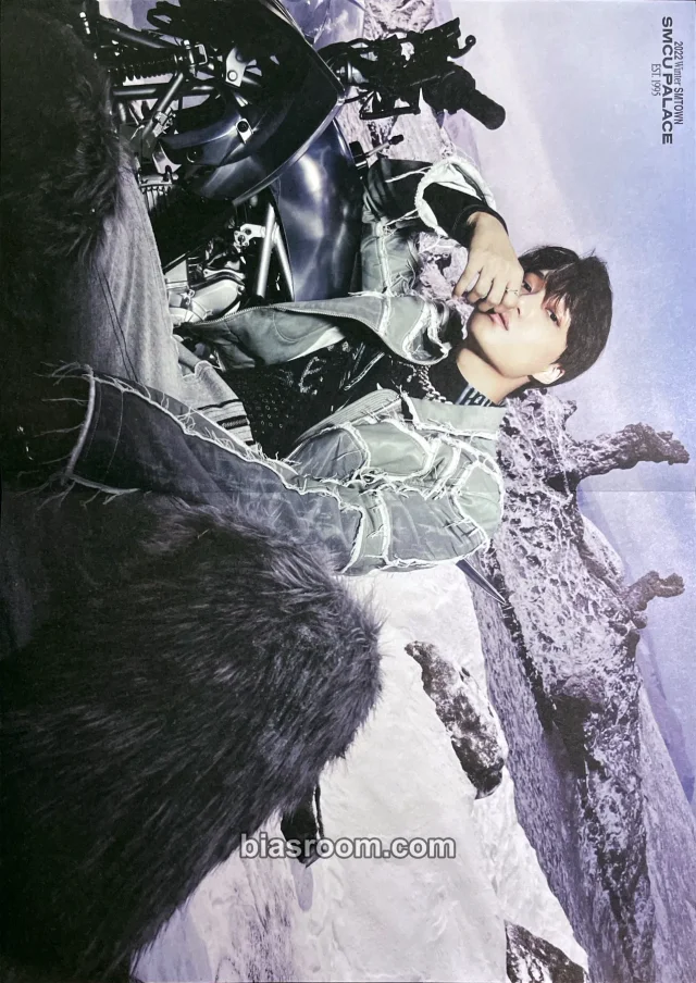 Kai EXO 2022 Winter SMTOWN : SMCU Palace K-pop photocard