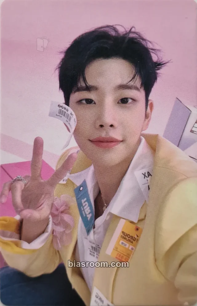 MJ ASTRO JAPAN OFFICIAL MOBILE Photocard - ASTRO | Bias Room