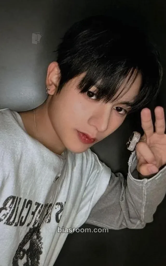 Turn NAZE NAZE K-pop photocard