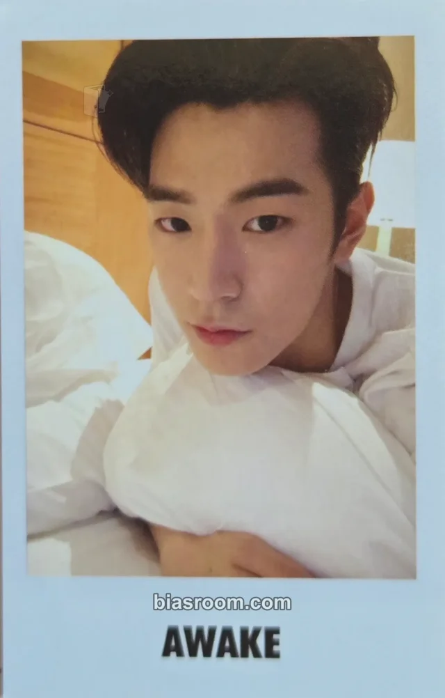 KNK - Seoham - Awake Album album photocard