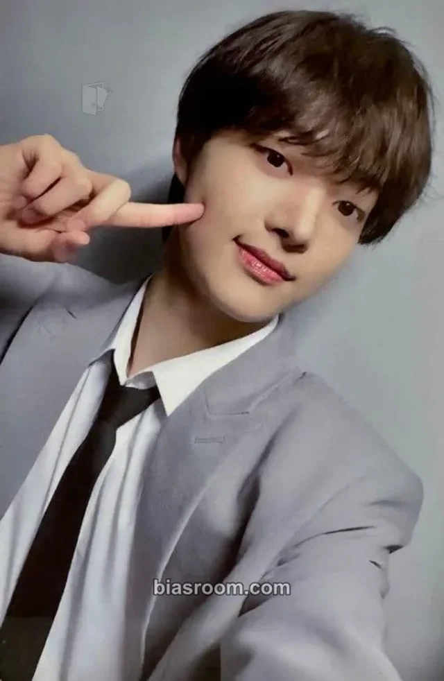 &TEAM - EJ - First Howling : WE EP Album withfans / yizhiyu (yzy) video call/fancall round 1
