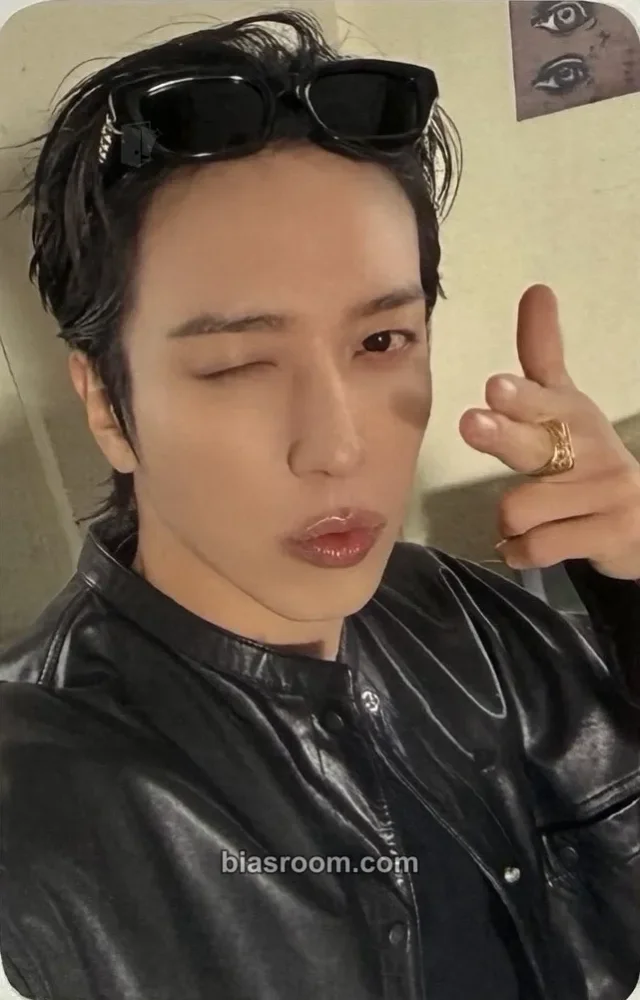CNBLUE - Yonghwa - 3LOGY Album fansign round 2 everline