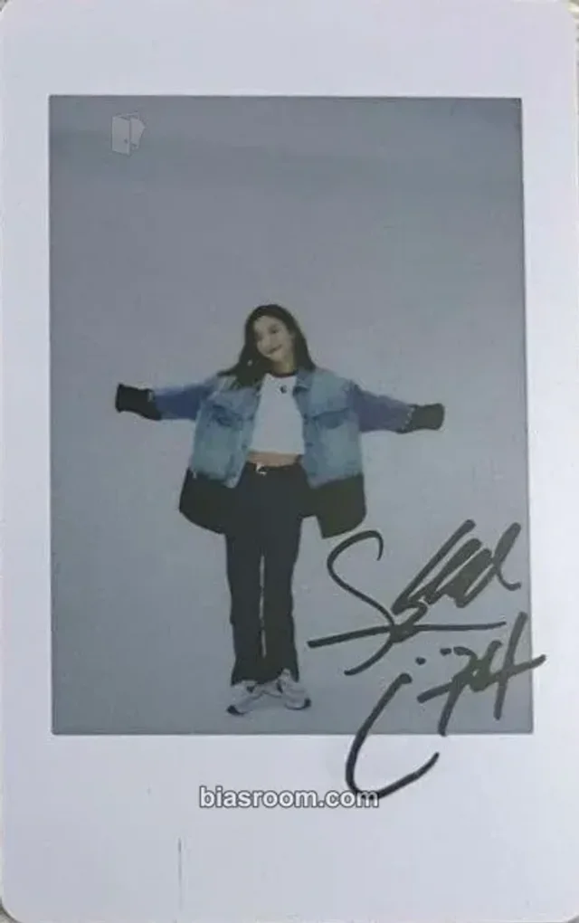 f(x) - Luna - Luna x SPOTLiGHT China Other polaroid magazine inclusion