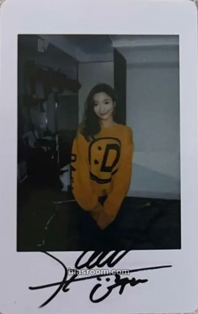 f(x) - Luna - Luna x SPOTLiGHT China Other polaroid magazine inclusion