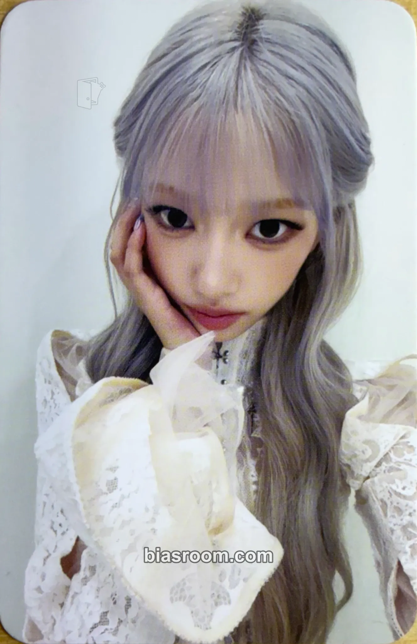Sooin Photocards (MEOVV) | Bias Room