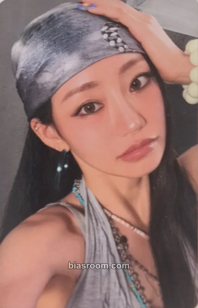 KISS OF LIFE - Julie - SWEAT Album burn version album photocard