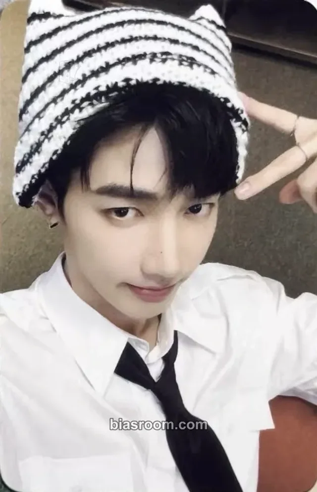 AND2BLE - Hao - Sequence 01: Curiosity Album makestar fansign macau poca album