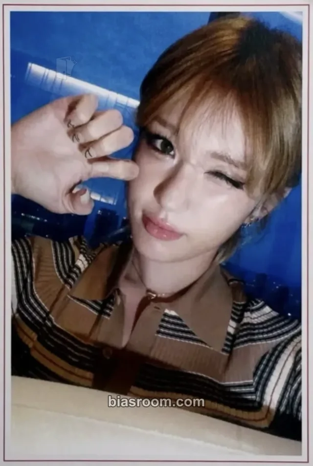Jeon Somi - Jeon Somi - JEON SOMI 2025 FANMEETING: CHAOS Event postcard japan purchase benefit