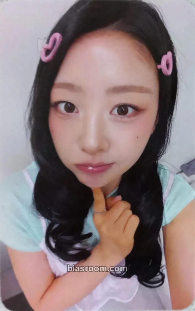 Yvesのトレカ (LOONA) | Bias Room