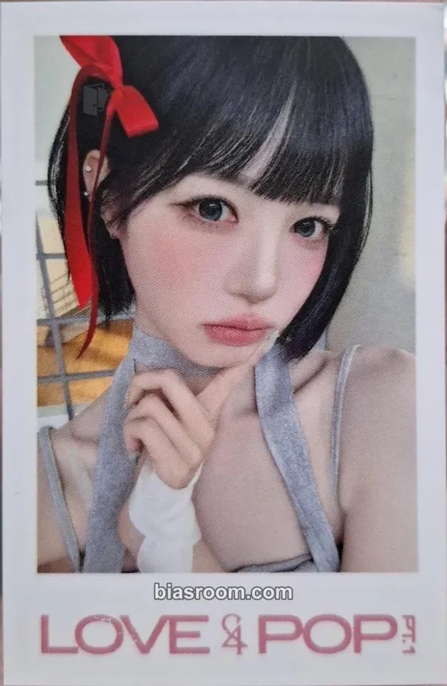 Chaewon Photocards (tripleS) | Bias Room