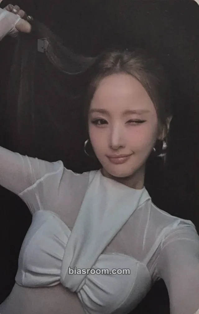 KISS OF LIFE - Belle - SWEAT Album album photocard poca album