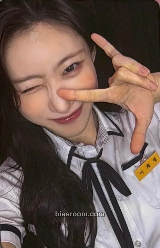 ITZY - Chaeryeong - Motto Album k-monstar round 1