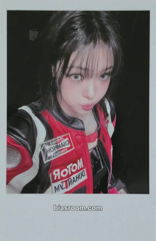 tripleS - Lynn - Performante Album k-monstar polaroid tin case