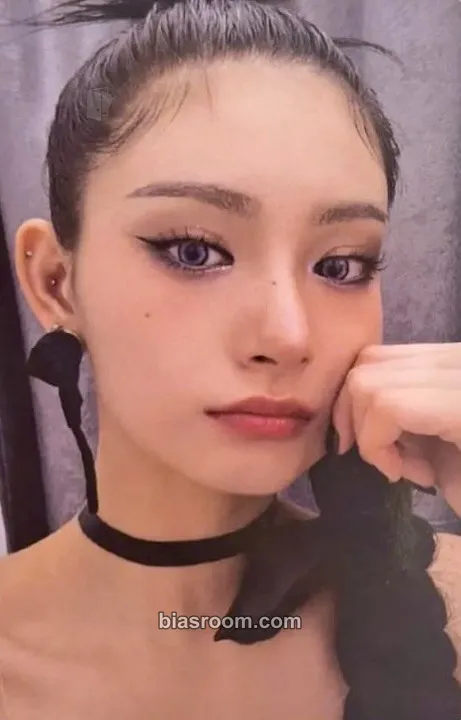 Yiren ZOMBIE Photocard - EVERGLOW - EVERGLOW K-pop photocard