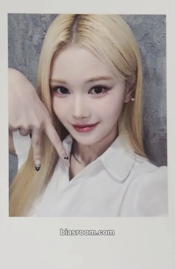 Mayu Untitled Photocard - tripleS | Bias Room