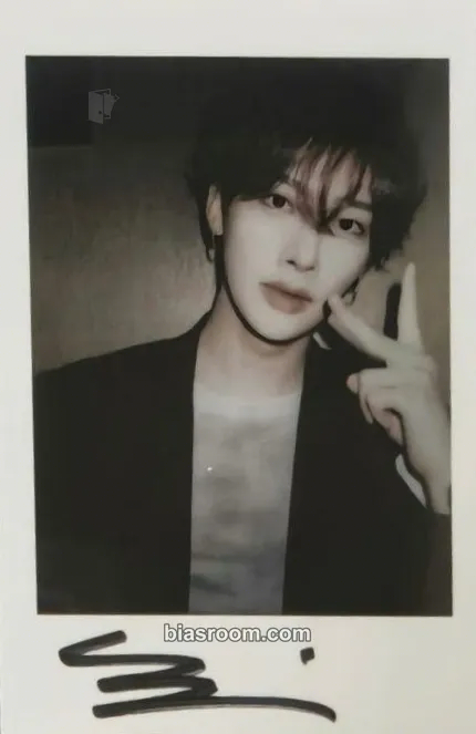 Ricky Sequence 01: Curiosity Photocard - AND2BLE | Bias Room