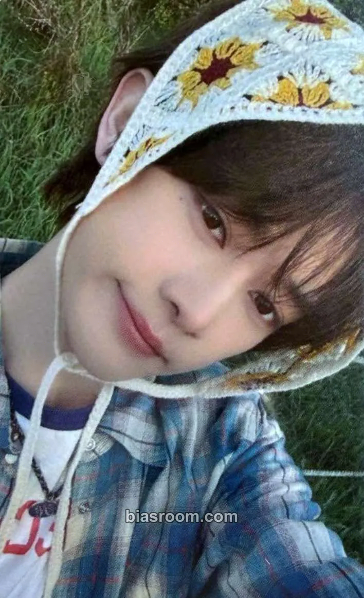 Ayang Youth Today Photocard - VAYONN | Bias Room
