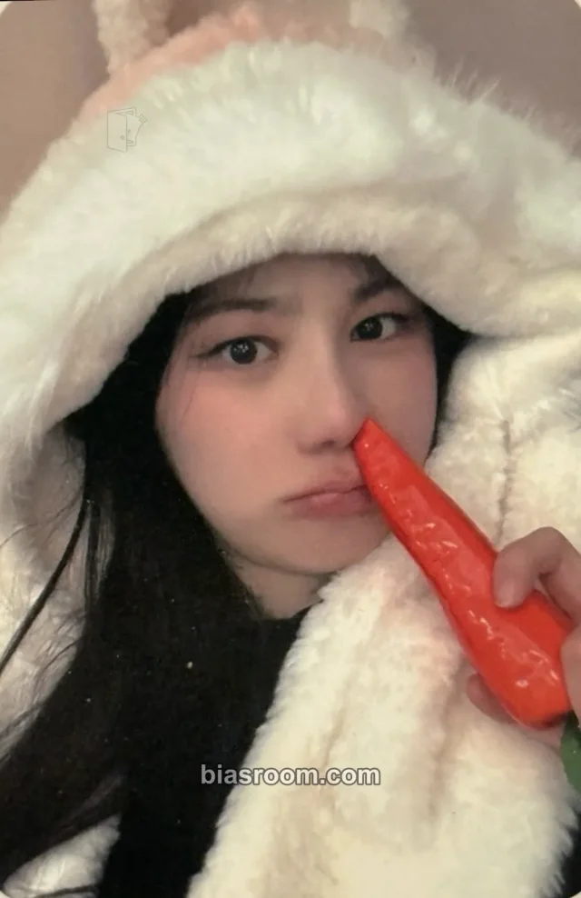 Lee Chaeyeon - Lee Chaeyeon - SHOWDOWN Album jump up video call/fancall round 6
