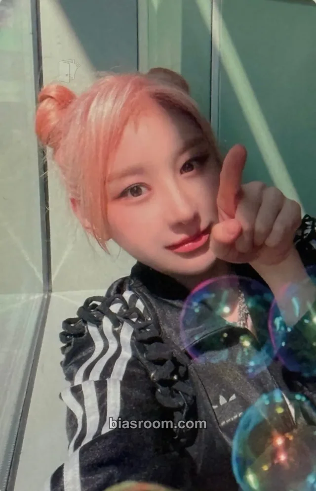 Lee Chaeyeon Lee Chaeyeon Over The Moon K-pop photocard