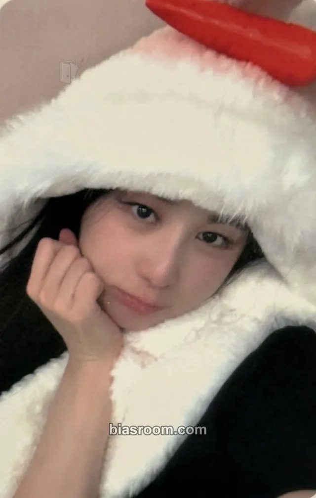 Lee Chaeyeon - Lee Chaeyeon - SHOWDOWN Album jump up video call/fancall round 6