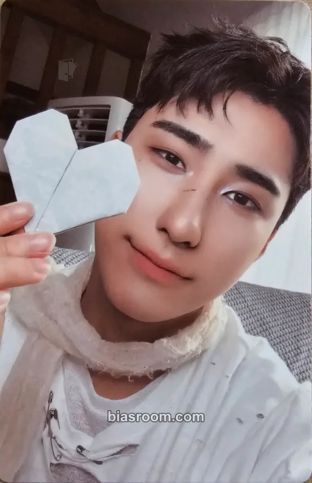ONEWE - Harin - 面 : Unknown Atlas Album photobook version album photocard