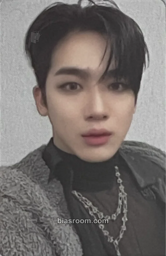 WEi - Yohan - Illusion Album album photocard transparent/translucent