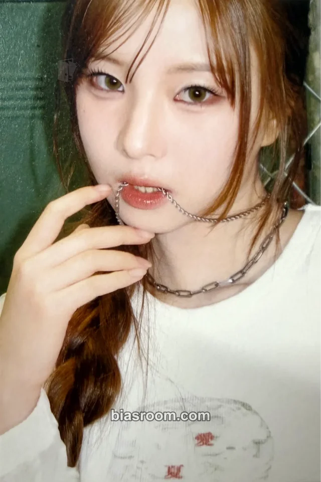 Hayeon Photocards (tripleS) | Bias Room
