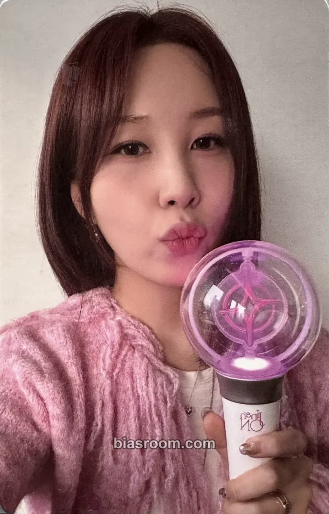 Kwon Jin Ah - Kwon Jin Ah - KWON JIN AH OFFICIAL LIGHT STICK Other lightstick merch photocard