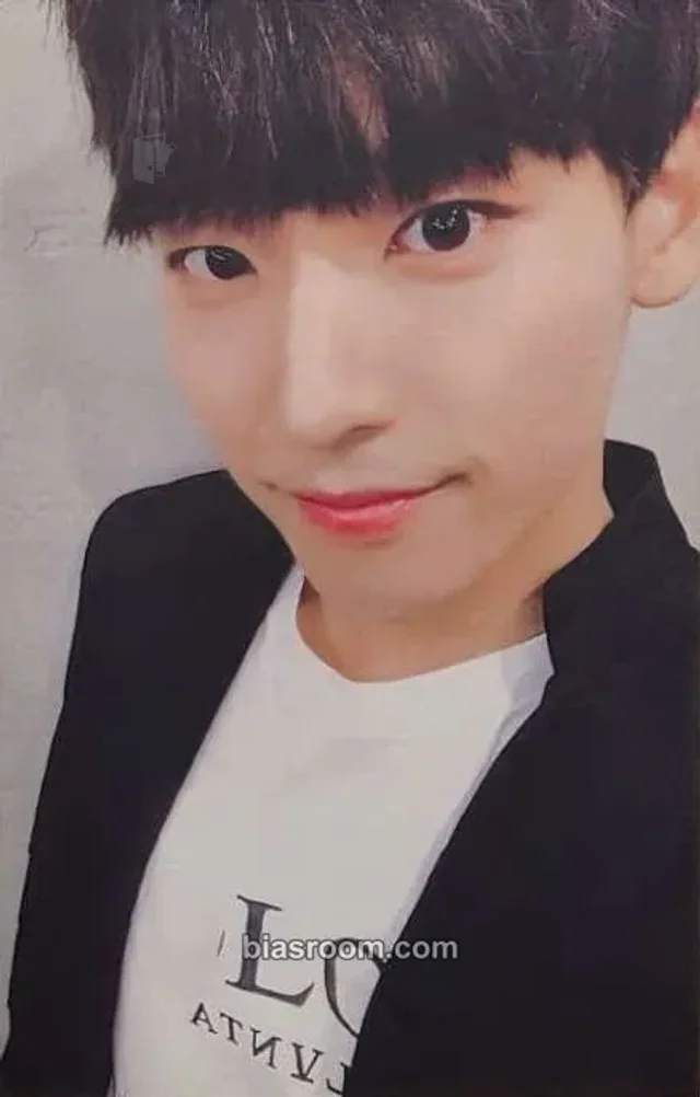Yoo Taeyang FNC WOW CAFE SF9 Photocard - SF9 | Bias Room