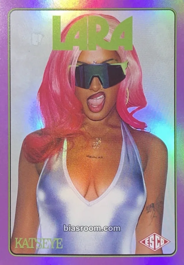 KATSEYE - Lara - ESCO “WILD” Trading Cards Other trading card foil card