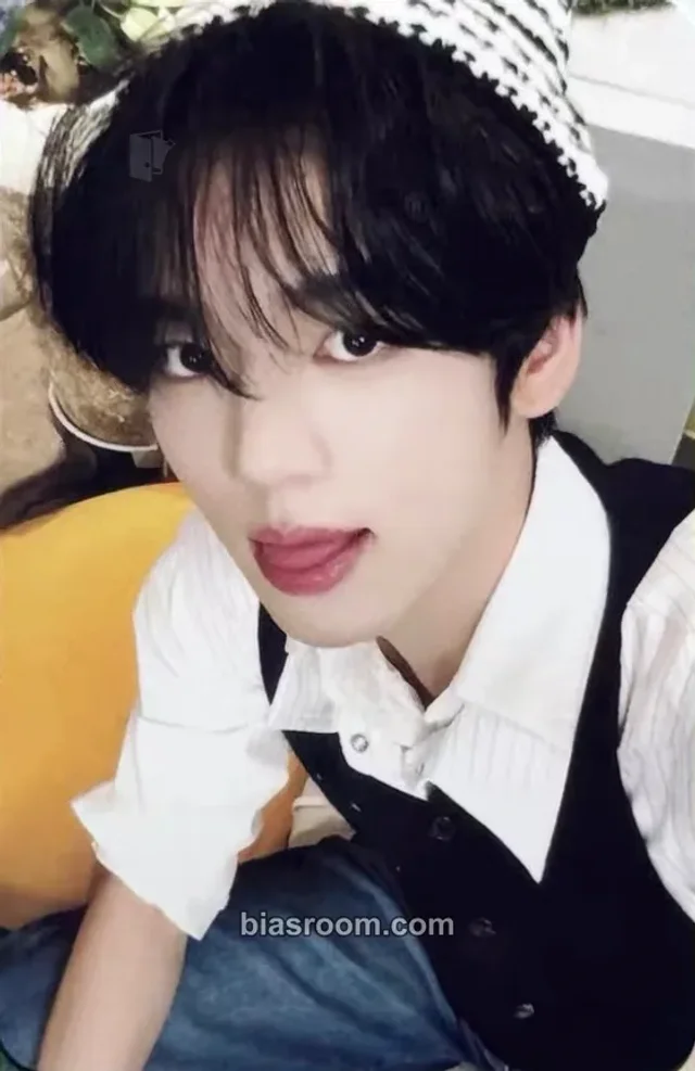 한유진 (Yujin) 'Sequence 01: Curiosity' Pop-up Store 포토카드 - 앤