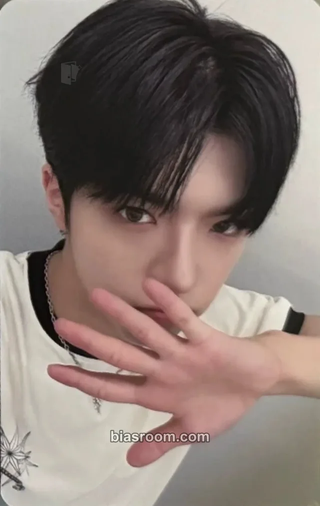 ON:N Photocards (ALL(H)OURS) | Bias Room