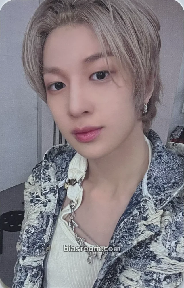 NAZE - Younki - NAZE Album album photocard A version