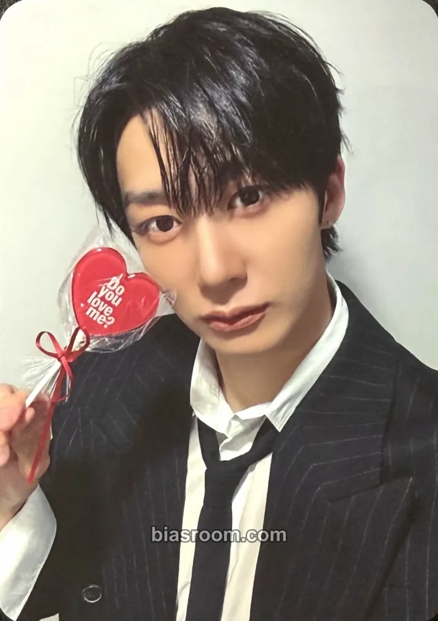 MONSTA X - Hyungwon - Love Me Album apple music round 2 sub-unit album fansign