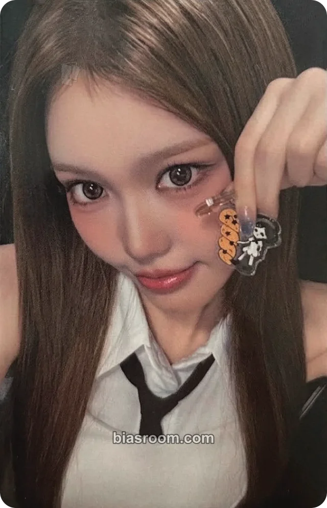 France Louvre Baguette x izna Photocard - izna | Bias Room