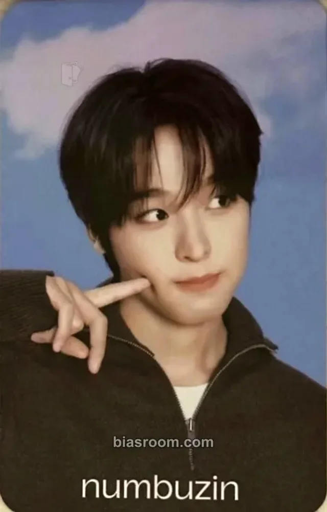 NCT WISH リク Hands Up トレカ Riku Hands Up (Pre-Debut) トレカ - NCT WISH | Bias Room