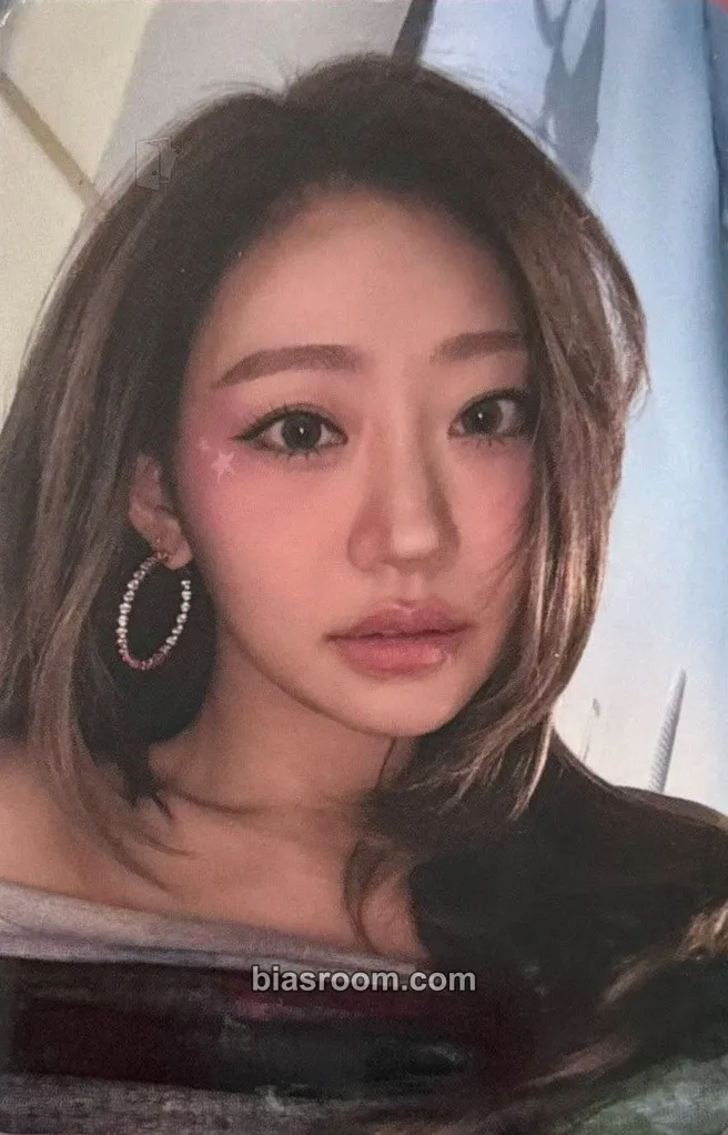 Julie 224 Photocard - KISS OF LIFE - KISS OF LIFE K-pop photocard