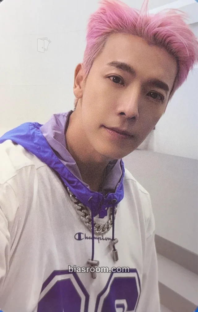 Donghae SUPER JUNIOR 2021 Winter SM Town: SMCU Express K-pop photocard