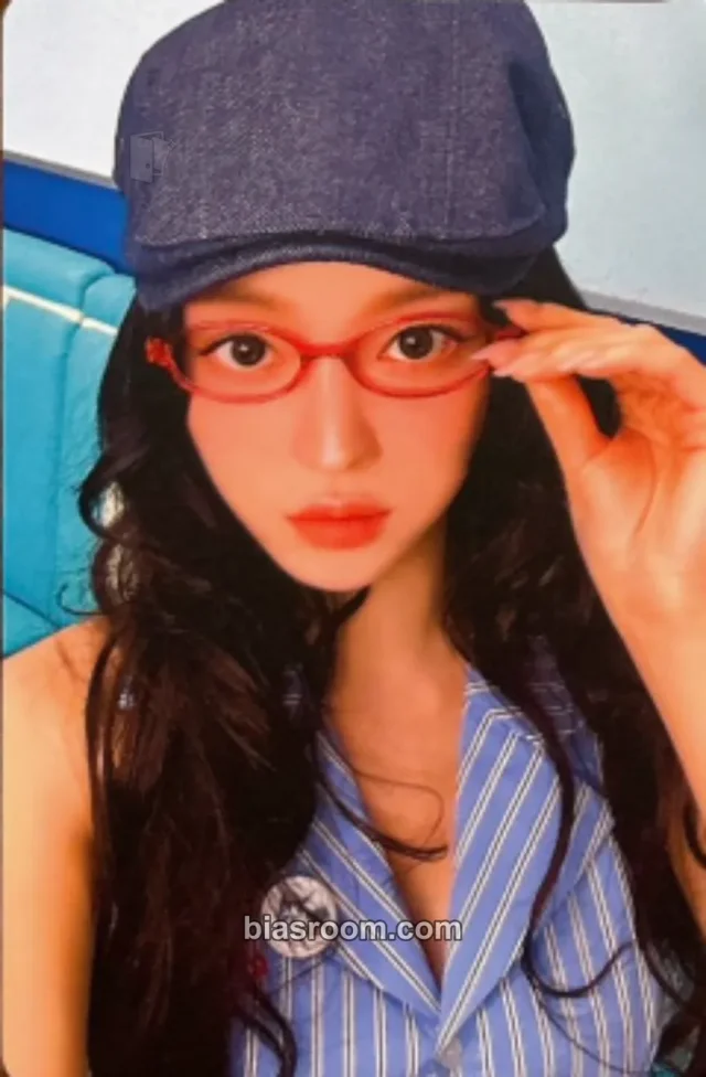 YooA Borderline Photocard - OH MY GIRL | Bias Room