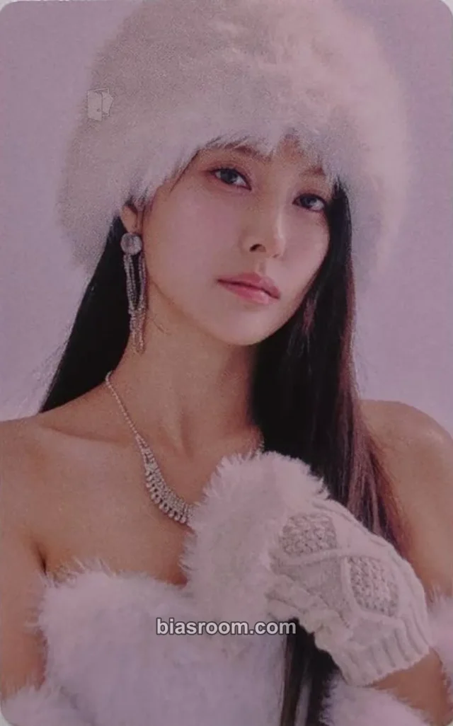KARA - Gyuri - 2025 Winter fanmeeting - Gyurismas fantasy Event trading card