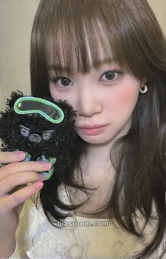 Kim Chaewon Fim's Club Special Pop-Up - “Fim's Secret Lab