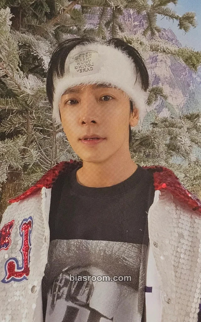 Donghae SUPER JUNIOR 2022 Winter SMTOWN: SMCU Palace K-pop photocard