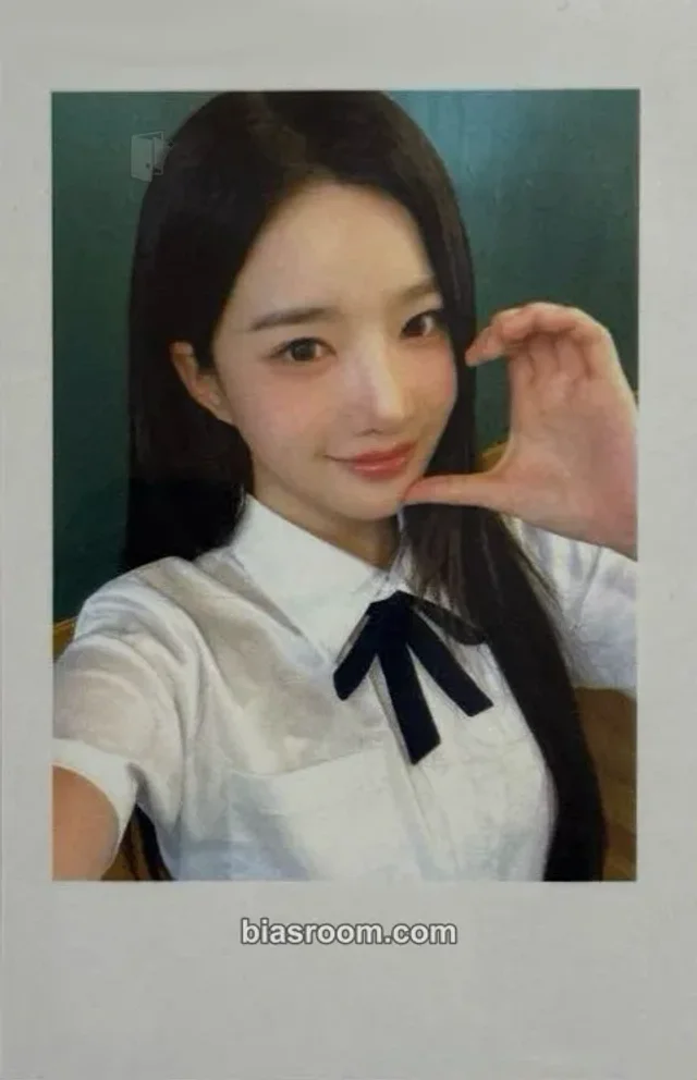 tripleS - Yooyeon - SecretHimitsuBimil Album withmuu/withdrama video call/fancall polaroid