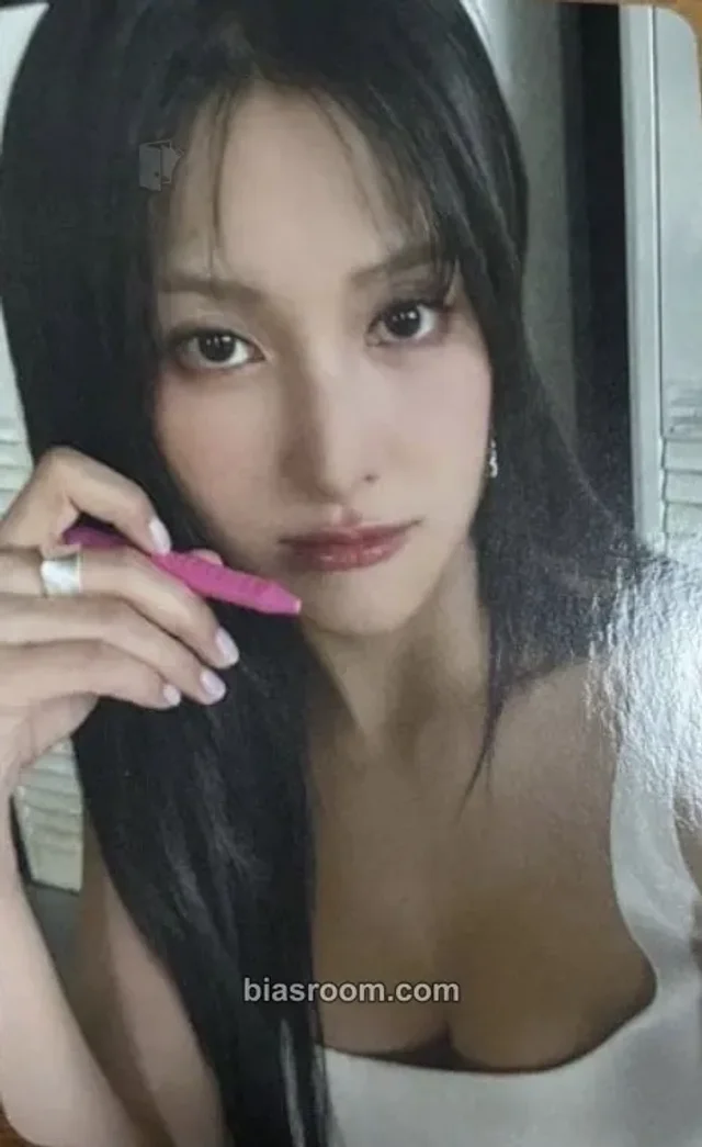 KARA - Gyuri - The 6th Japan Tour 2025: Karasia - Magical World Event trading card